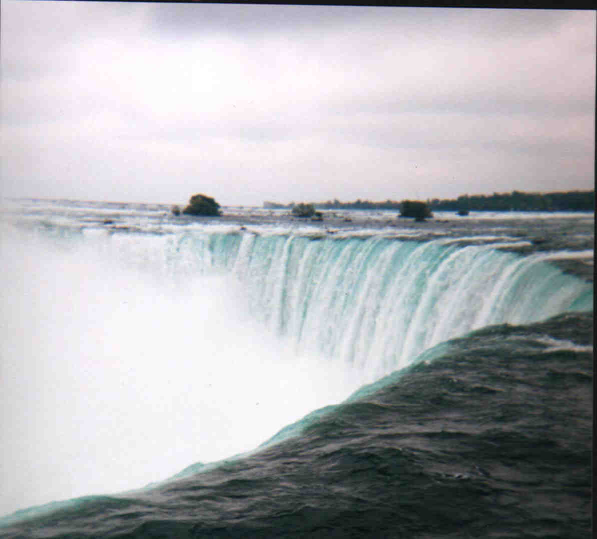 falls1.jpg (56019 bytes)